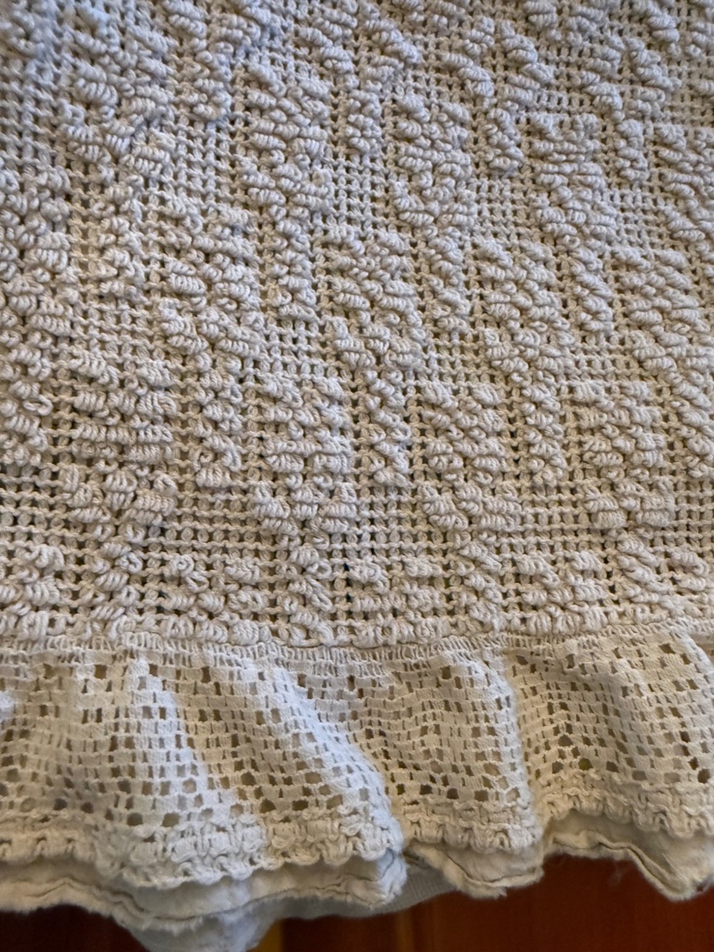 King size knitted crochet quilt bedspread - Picture 2 of 5